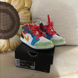 Jordan 1 Mid SE